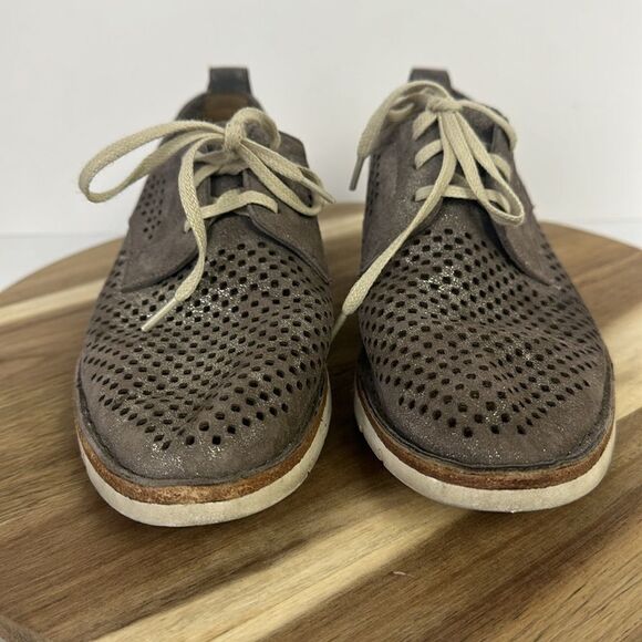 TRASK Lena Perforated Oxford Sneakers Shoes Metallic 6.5 - Picture 3 of 10